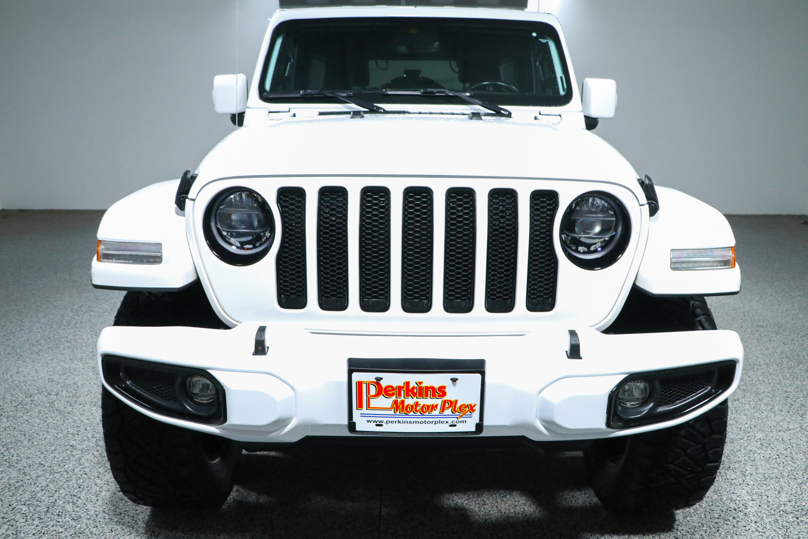 Used 2023 Jeep Wrangler Unlimited Sahara AWD/4WD image 5