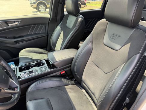 Used 2019 Ford Edge ST w/ Equipment Group 401A AWD/4WD image 19