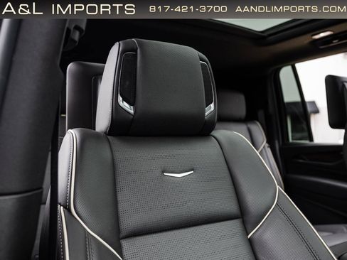 Used 2024 Cadillac Escalade ESV Premium Luxury w/ Performance Package AWD/4WD image 64