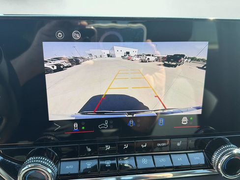Used 2025 GMC Canyon Elevation w/ Convenience Package AWD/4WD image 16