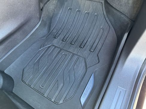 Certified 2024 GMC Terrain SLT w/ Infotainment Package II image 33