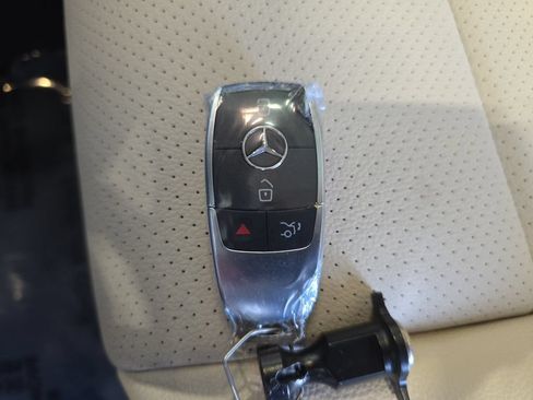 Certified 2024 Mercedes-Benz GLE 350 4MATIC image 40