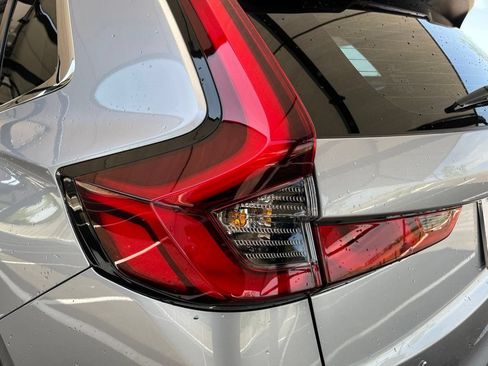 Used 2024 Honda CR-V LX image 8