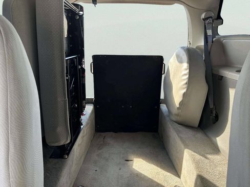 Used 2011 Toyota Sienna LE image 17