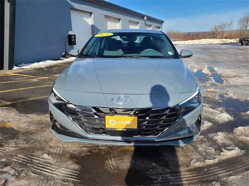 Used 2021 Hyundai Elantra SEL w/ Convenience + Premium Package image 3