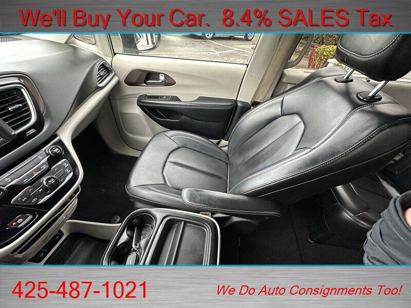 Used 2020 Chrysler Voyager Lxi FWD image 20