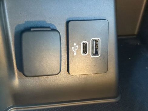 Used 2025 Ford Explorer ST-Line w/ ST-Line Street Pack image 21