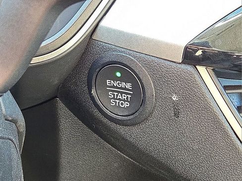 Used 2022 Ford Escape SE w/ Convenience Package image 32