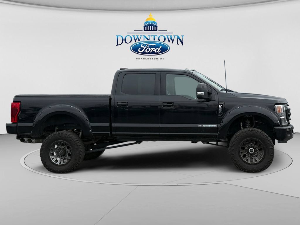 Used 2022 Ford F350 Platinum w/ Tremor Off-Road Package AWD/4WD image 2