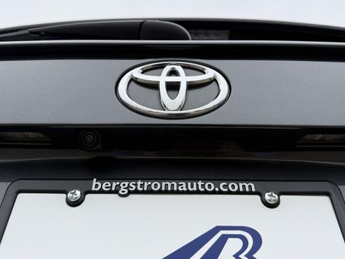 Used 2025 Toyota RAV4 XLE AWD/4WD image 55
