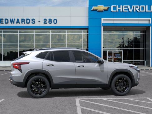 New 2026 Chevrolet Trax ACTIV w/ Sunroof Package FWD image 6