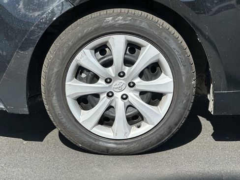 Used 2025 Toyota Corolla LE FWD image 9