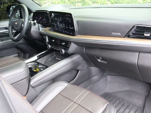 Used 2025 Chevrolet Tahoe High Country w/ Sun And Tow Package AWD/4WD image 43
