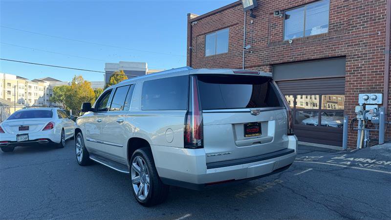Used 2017 Cadillac Escalade ESV Luxury AWD/4WD image 15