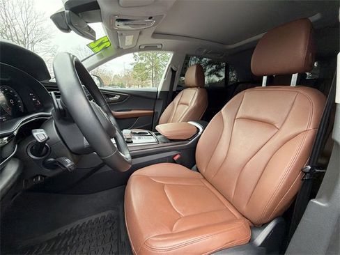 Used 2022 Audi Q8 Premium Plus image 11