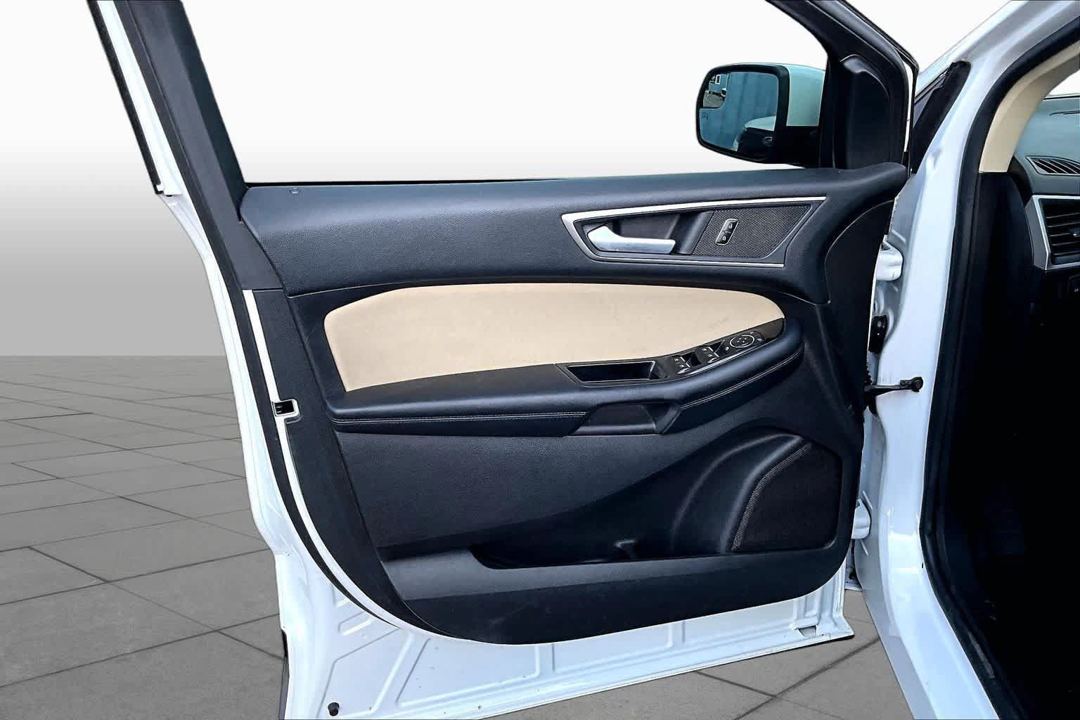 Used 2017 Ford Edge SEL FWD image 22