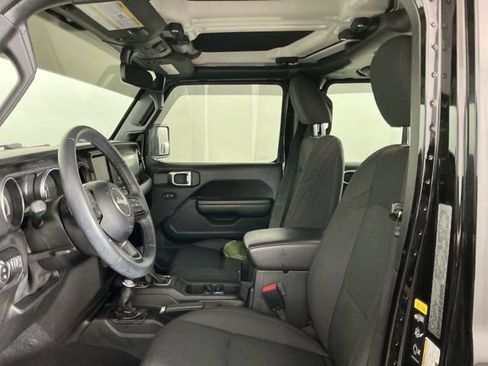 Used 2021 Jeep Gladiator Sport AWD/4WD image 16