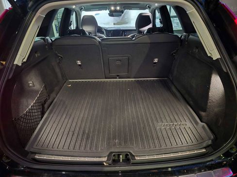 Certified 2021 Volvo XC60 T5 Momentum w/ Advanced Package image 14