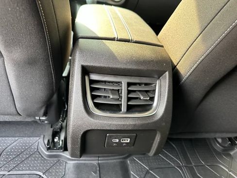 Used 2024 Chevrolet Blazer LT w/ Convenience Package FWD image 23