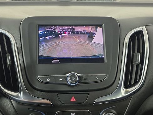 Used 2021 Chevrolet Equinox LT image 23