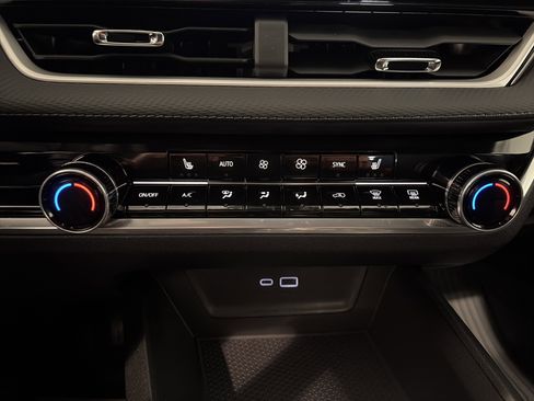 New 2026 Chevrolet Equinox LT w/ Convenience Package II image 22