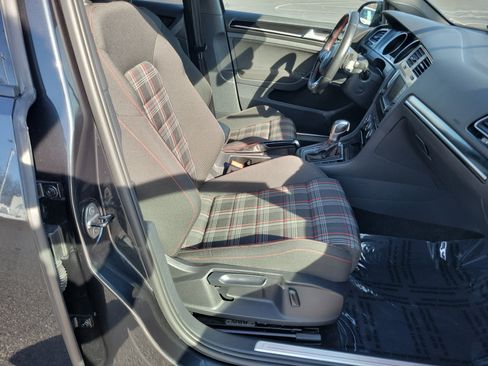 Used 2017 Volkswagen GTI Sport image 30