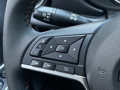 New 2025 Nissan Versa SR w/ Trunk Package image 21