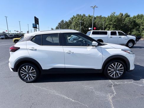Used 2024 Nissan Kicks SV FWD image 4