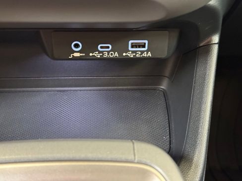 Used 2024 Subaru Crosstrek 2.0i Premium image 35