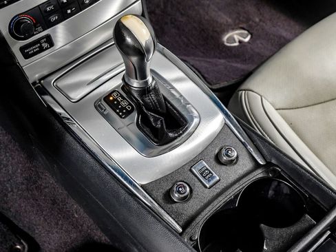 Used 2010 INFINITI G37 Convertible w/ Premium Pkg RWD image 19