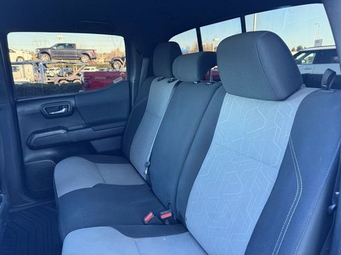 Used 2021 Toyota Tacoma TRD Off-Road w/ Technology Package image 29