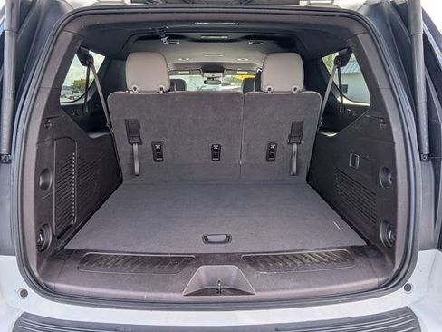 Used 2023 Chevrolet Suburban LT image 13
