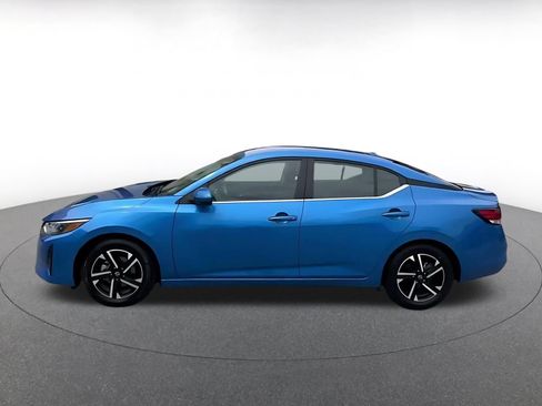 Used 2025 Nissan Sentra SV FWD image 9
