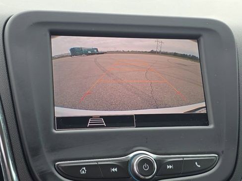 Used 2023 Chevrolet Equinox LS image 24