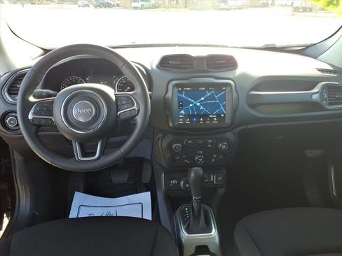 Used 2022 Jeep Renegade Latitude image 11