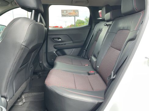 Certified 2025 Nissan Kicks SR image 19