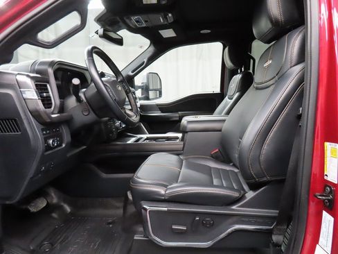 Used 2024 Ford F250 Platinum w/ FX4 Off-Road Package image 12