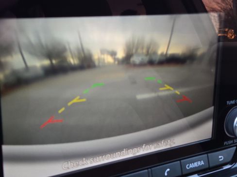 Used 2024 Nissan Pathfinder SV image 19