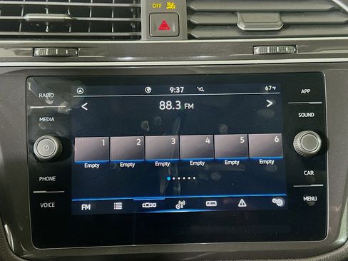 Used 2023 Volkswagen Tiguan SE image 21