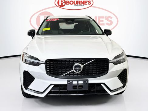 Used 2024 Volvo XC60 B5 Plus w/ Protection Package Premier AWD/4WD image 7