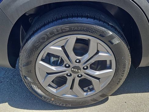 Certified 2025 Kia Seltos LX AWD/4WD image 9