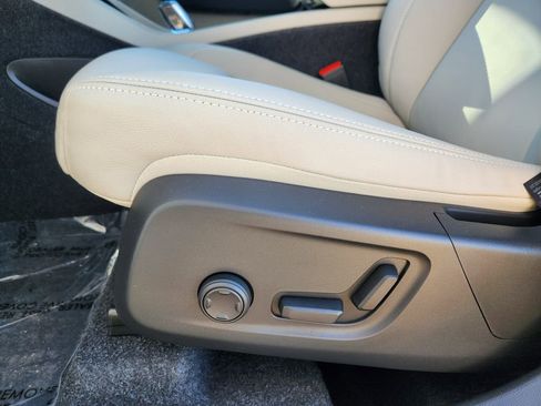 New 2026 Volvo XC40 B5 Plus w/ Protection Package Premier image 13