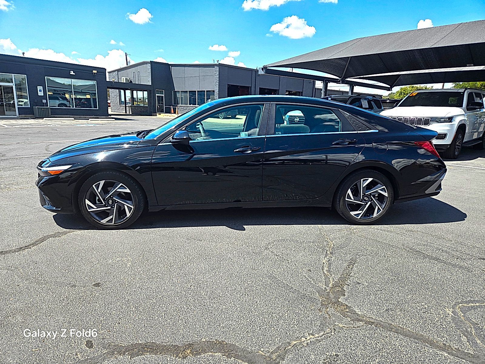 Used 2025 Hyundai Elantra SEL FWD image 4