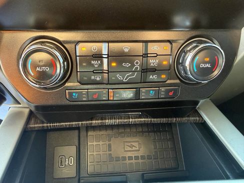 Used 2021 Ford F250 Lariat w/ Lariat Ultimate Package AWD/4WD image 24