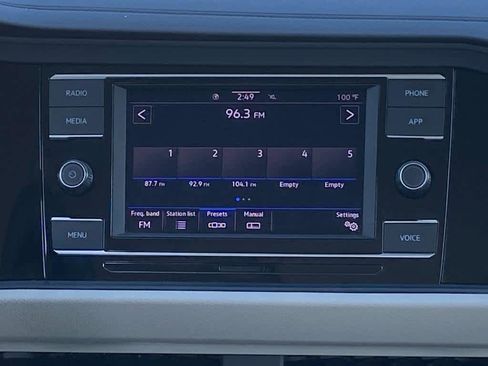 Used 2024 Volkswagen Jetta SE image 9