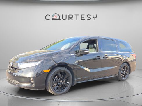 Used 2023 Honda Odyssey Sport image 1