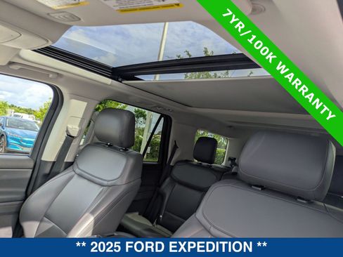 Certified 2025 Ford Expedition Active AWD/4WD image 33