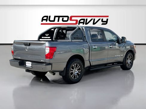 Used 2020 Nissan Titan SV w/ SV Convenience Package RWD image 7