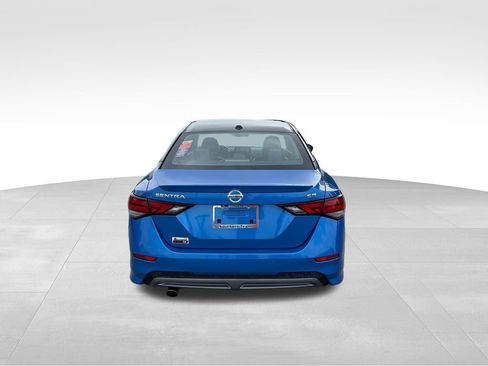 Used 2022 Nissan Sentra SR w/ SR Premium Package FWD image 5