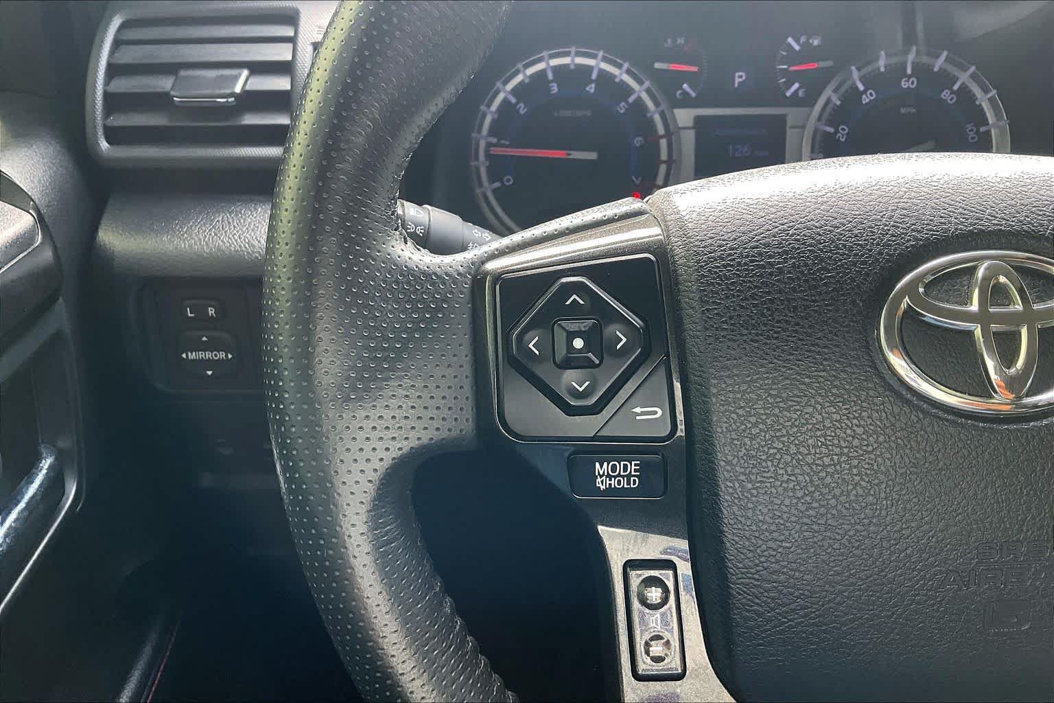 Used 2019 Toyota 4Runner TRD Off-Road Premium AWD/4WD image 23
